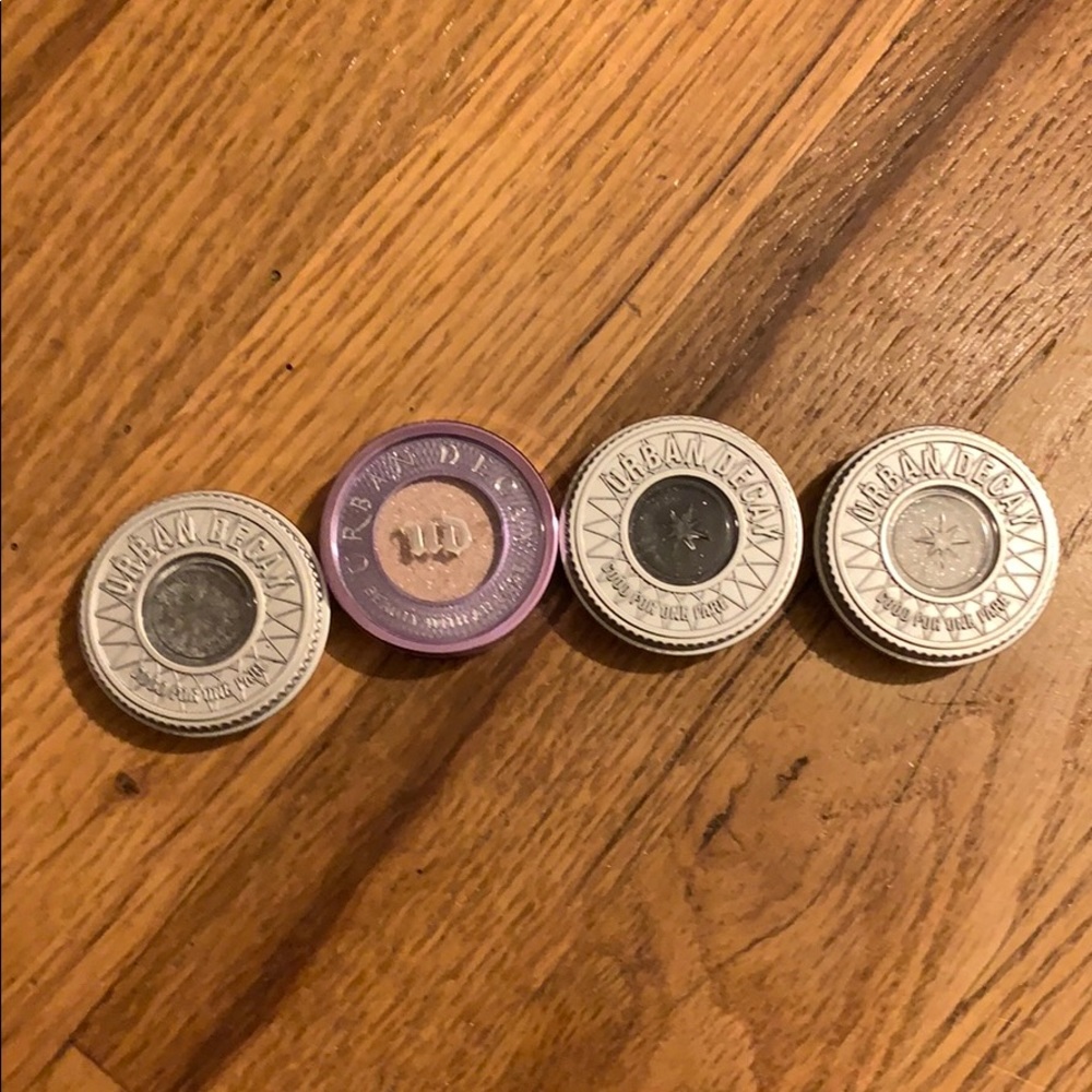 4 Urban Decay single shadows